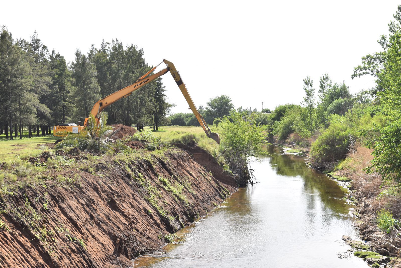 Cuenca Arroyo Ludueña: Provincia inició las obras para sanear un sector del arroyo